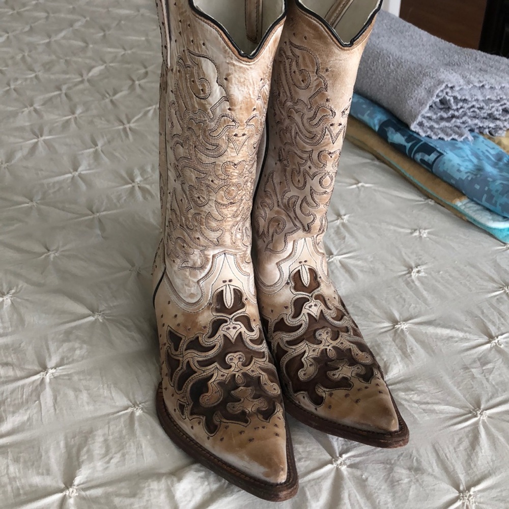 J.B. Dillow women’s cowgirl boots